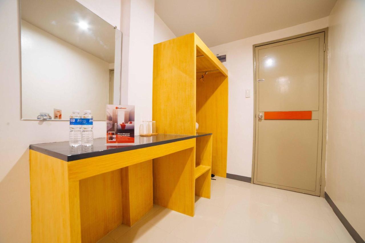 Reddoorz Plus Near San Pedro Cathedral Davao City Exterior foto