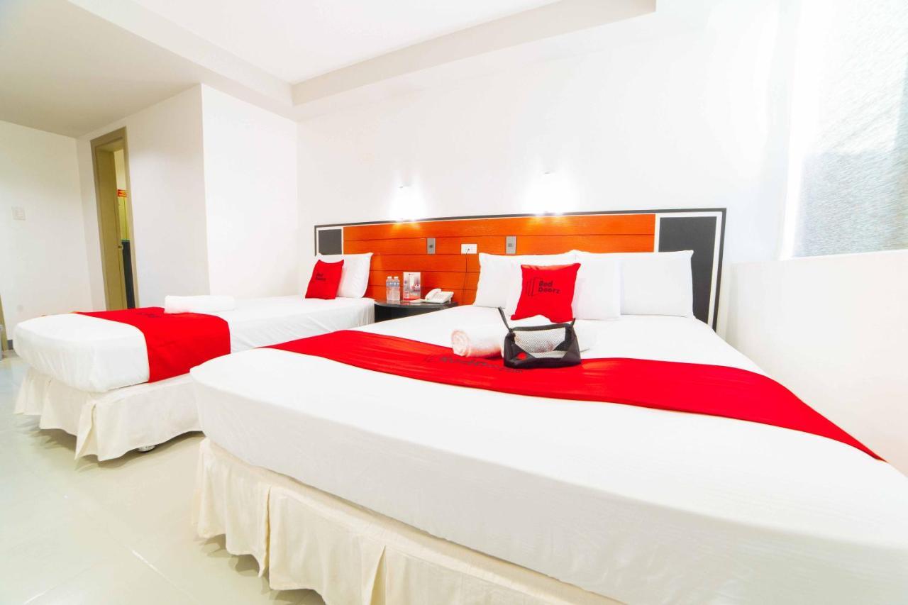 Reddoorz Plus Near San Pedro Cathedral Davao City Exterior foto