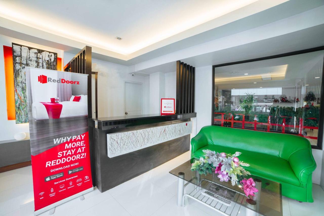 Reddoorz Plus Near San Pedro Cathedral Davao City Exterior foto