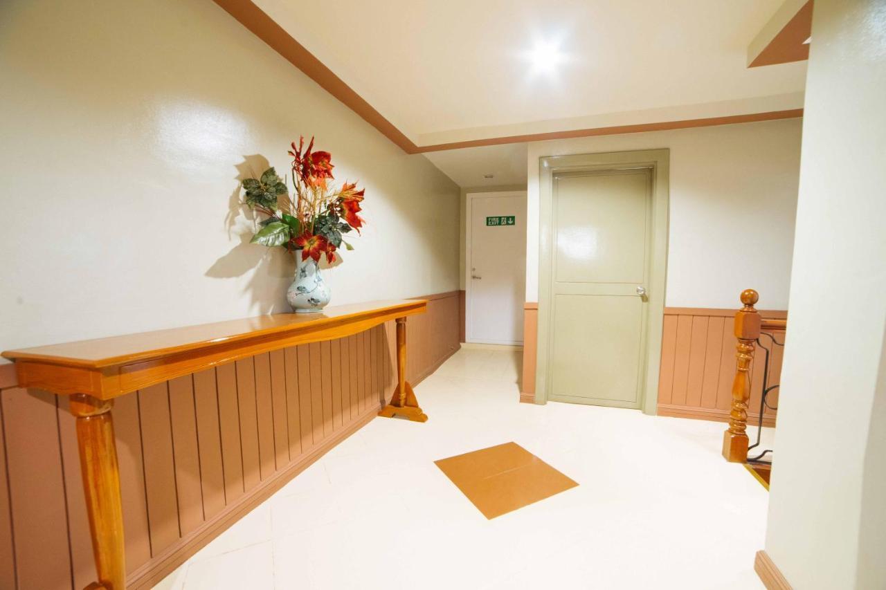 Reddoorz Plus Near San Pedro Cathedral Davao City Exterior foto